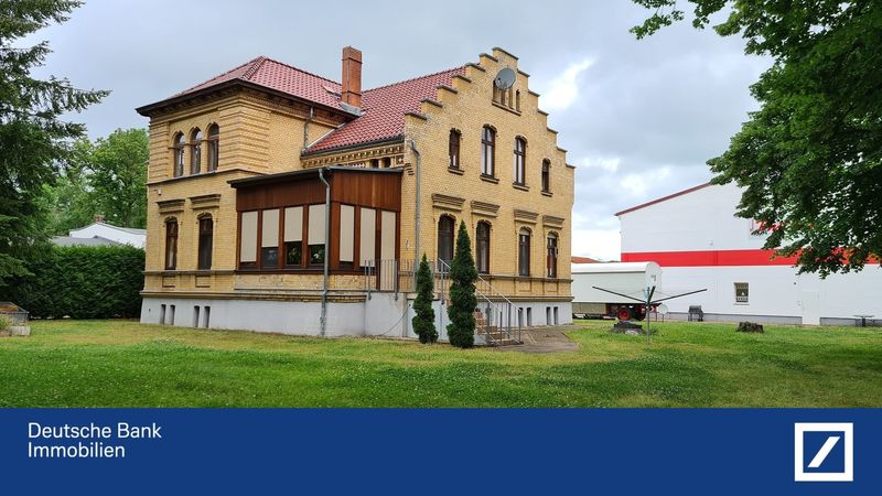 !Wohnen und Arbeiten verbinden!
Großzügige repräsentative Villa m
